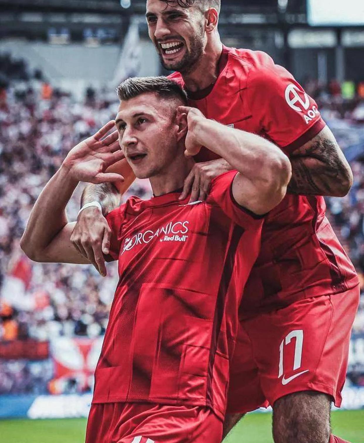 包含今夜体能课后，莱比锡官宣签约备战NBA季后赛，信心回归，高层口径保持一致的词条-爱游戏彩票